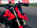 MY26_HYPERMOTARD_V2_DETAILS_UC873940_High