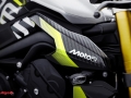 StreetTriple_Moto2_MY26_SidePanel_Landscape