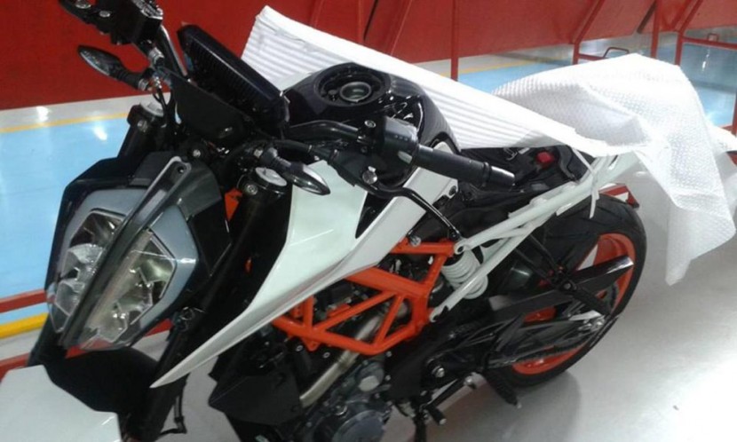 KTM-DUKE-390-17