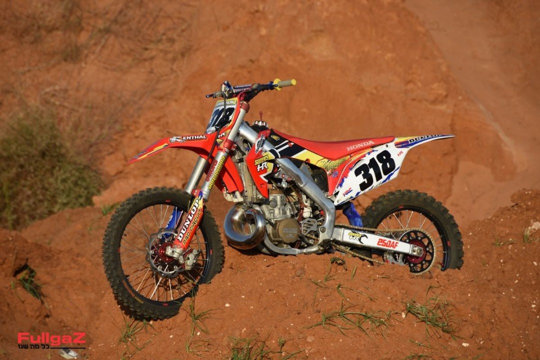 בתוך שלדת CRF250R שנת 2012