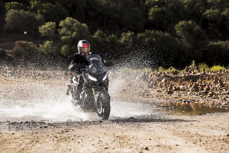 ה-X-ADV - הקטנוע החדש של הונדה עם הגיר הרובוטי DCT