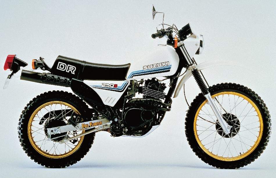 Suzuki DR250S 82