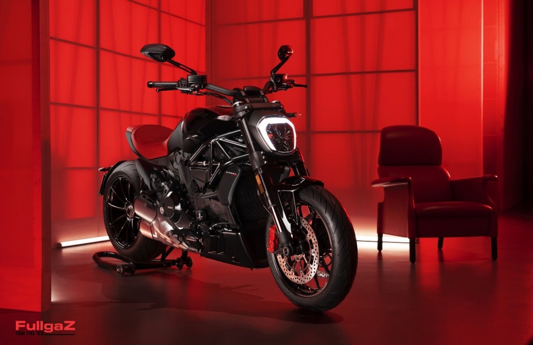MY22_Ducati_XDiavel_Nera_136_UC365333_Mid