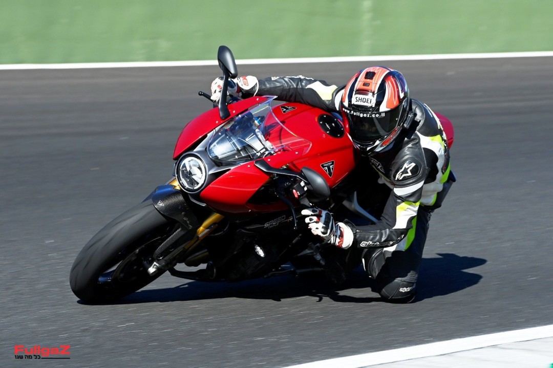 Triumph-Speed-Triple-1200RR-Launch-004