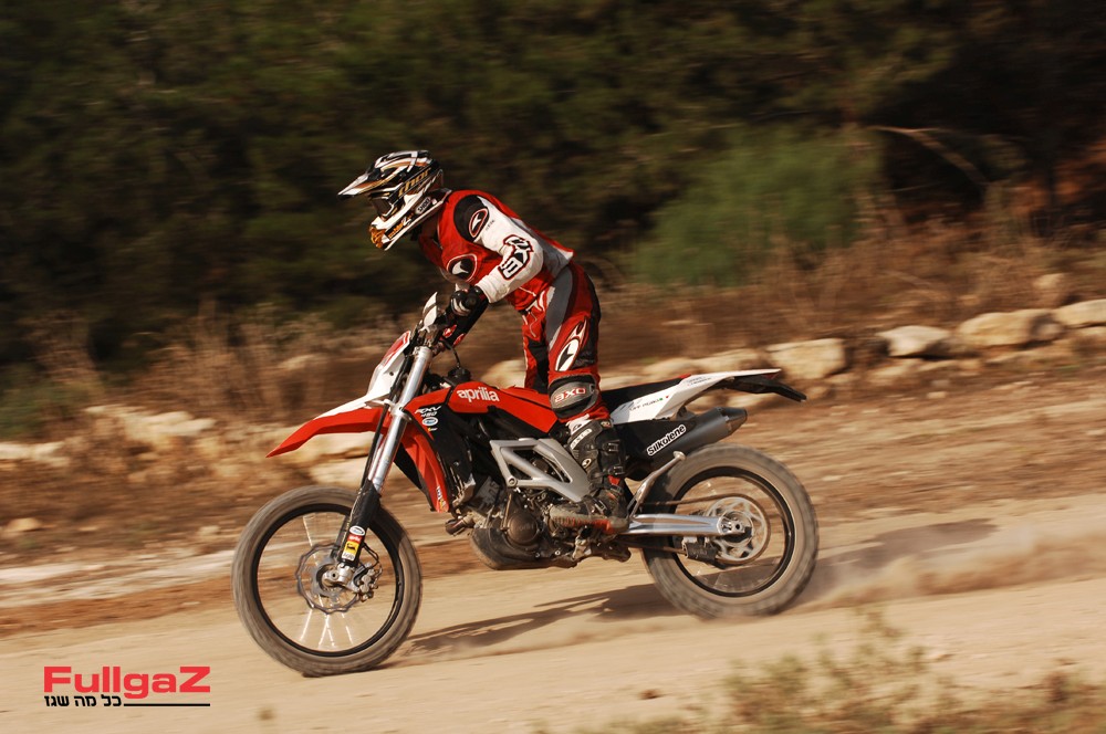 Aprilia-RXV450-2009-002