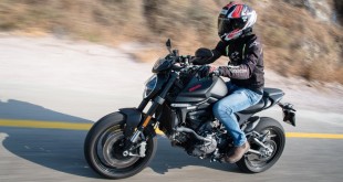 Ducati-Monster-2021-Test-004