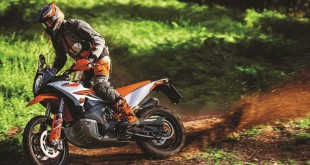469485_MY23 KTM 890 ADVENTURE R - Action - CAT A_MY23_03 Action_Static Images