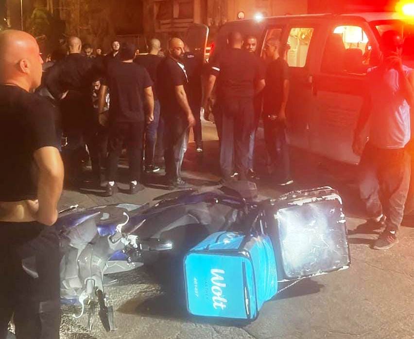 זירת התאונה בלוד שבה נהרג הרוכב בן ה-28