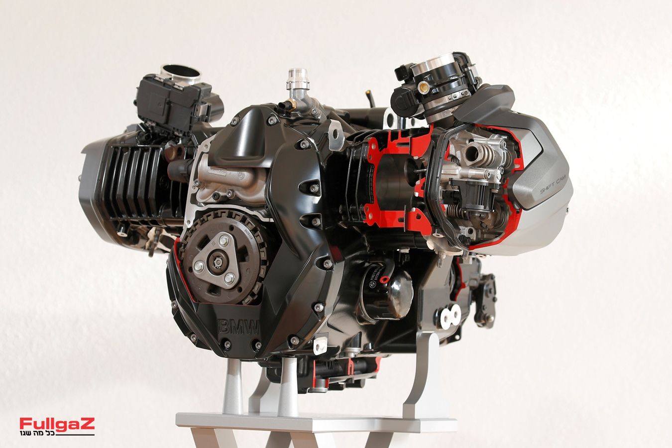 BMW-Boxer-Engine-012