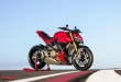 MY25_STREETFIGHTER_V4S_AMBIENT _4__UC731672_High