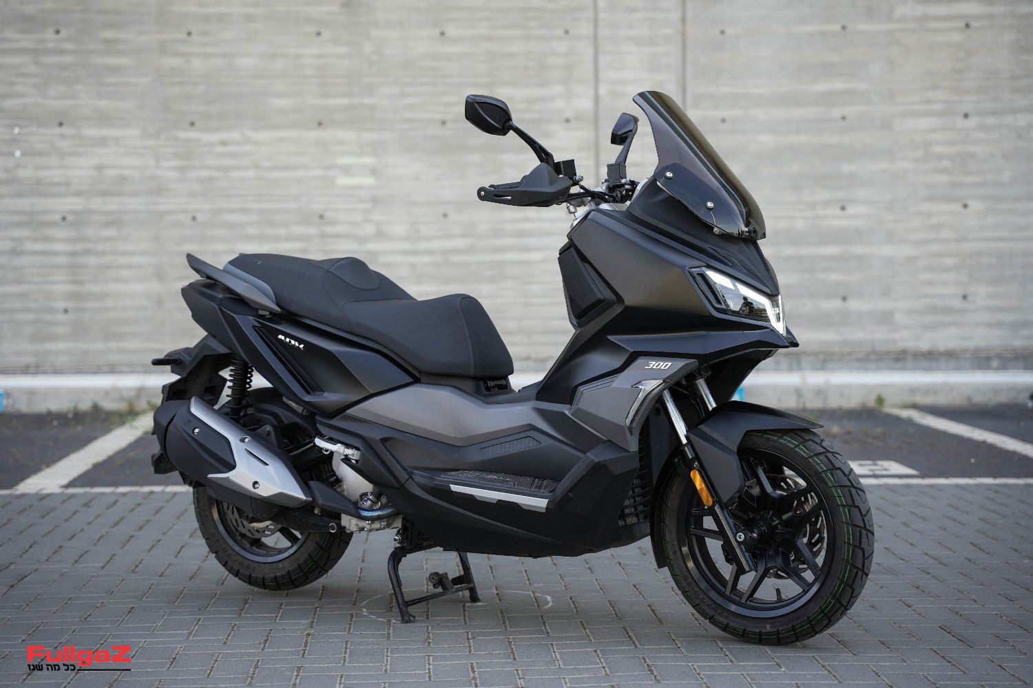 סאן-יאנג ADX300
