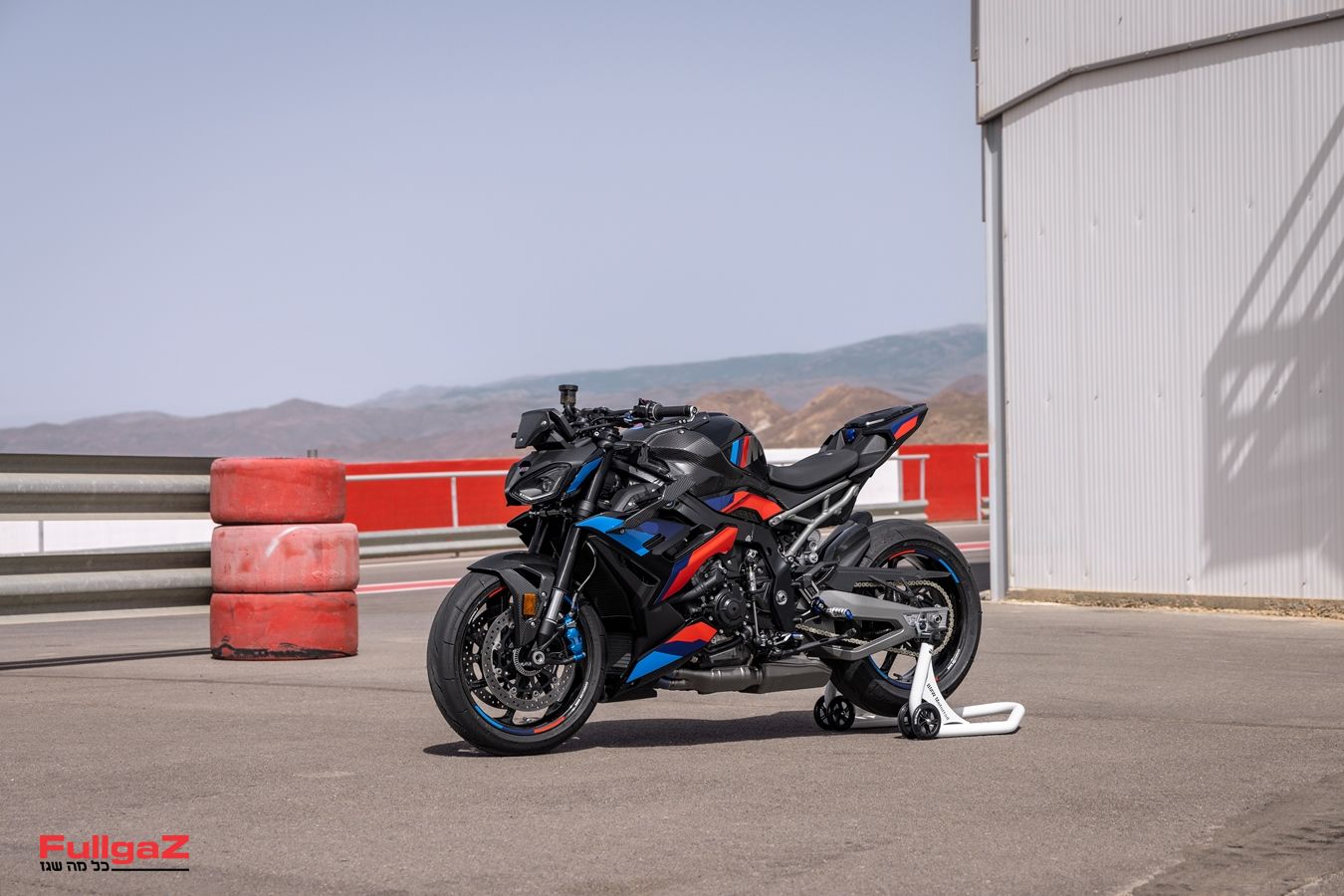 ב.מ.וו M 1000 XR דגם 2025