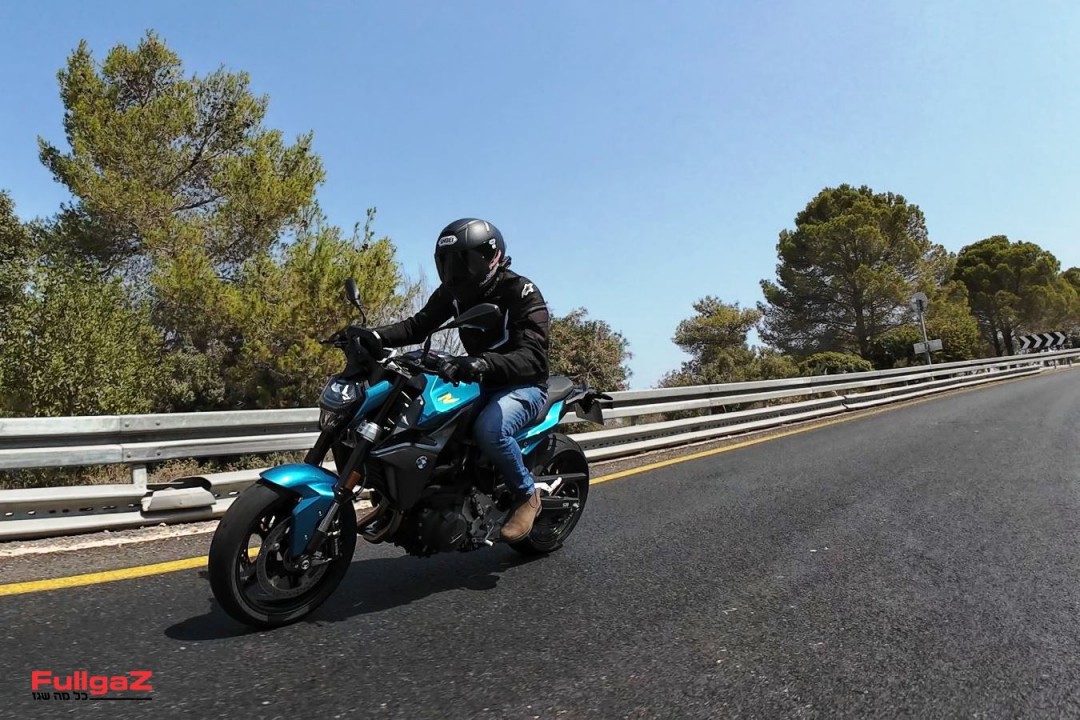 BMW-F900R-2025-Test-01