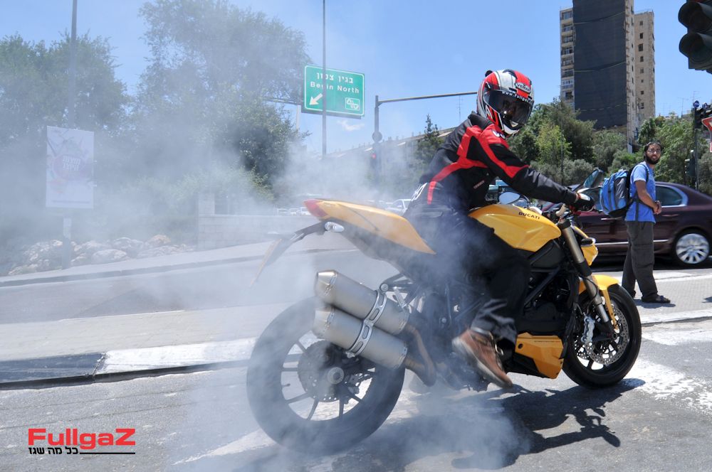 Ducati Streetfighter 848 4
