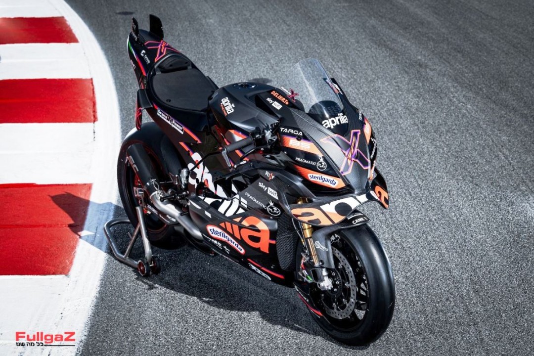 RSV4 X-GP_Launch_01