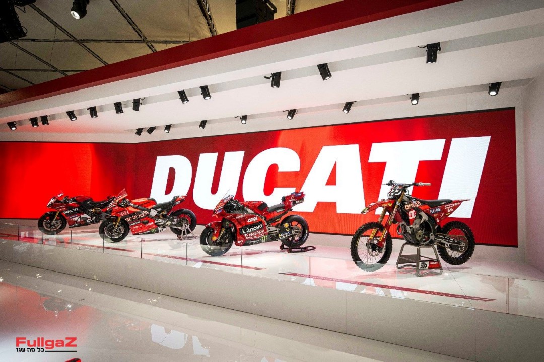 _AP22875_UC874503_Mid