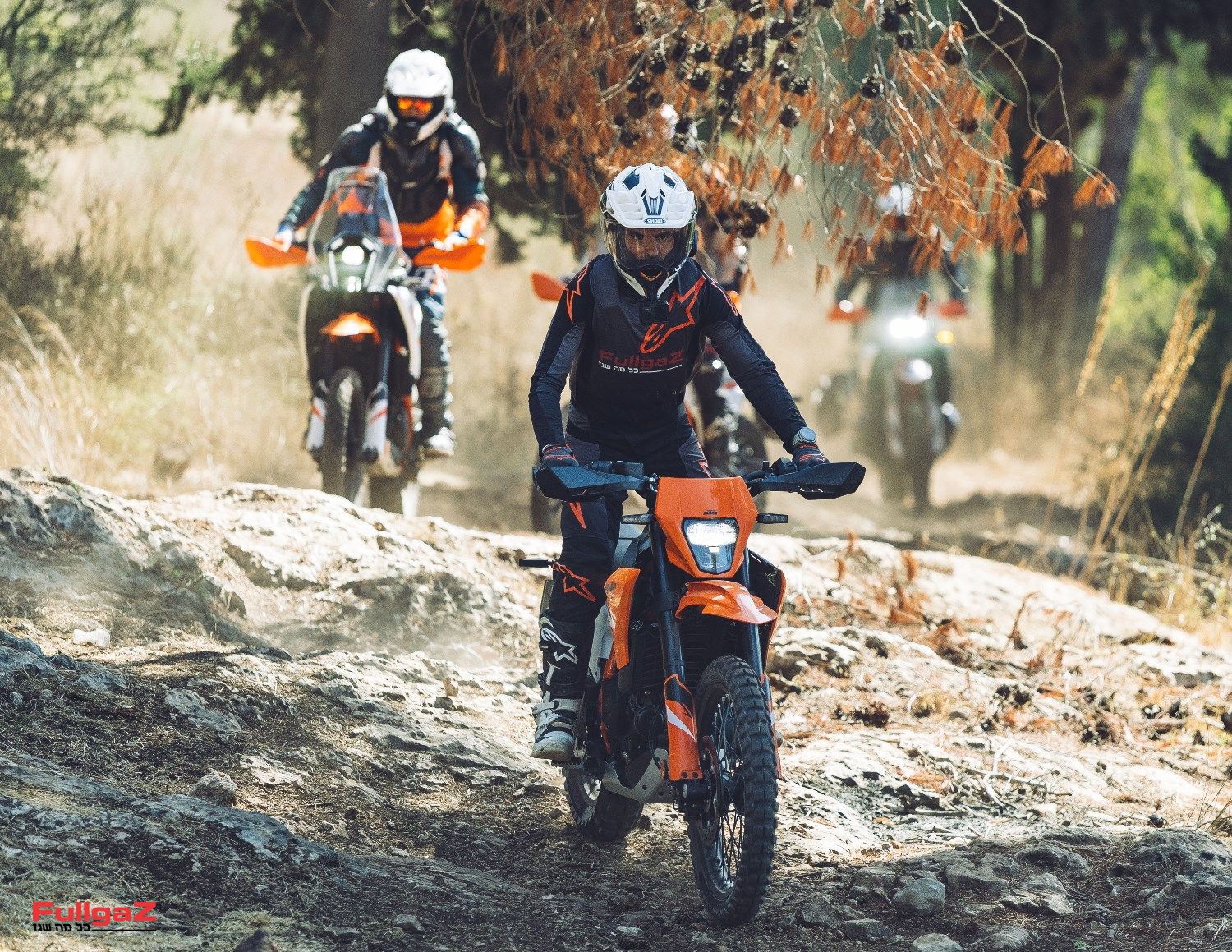 משלב כביש קצר ושטח קל עד בינוני