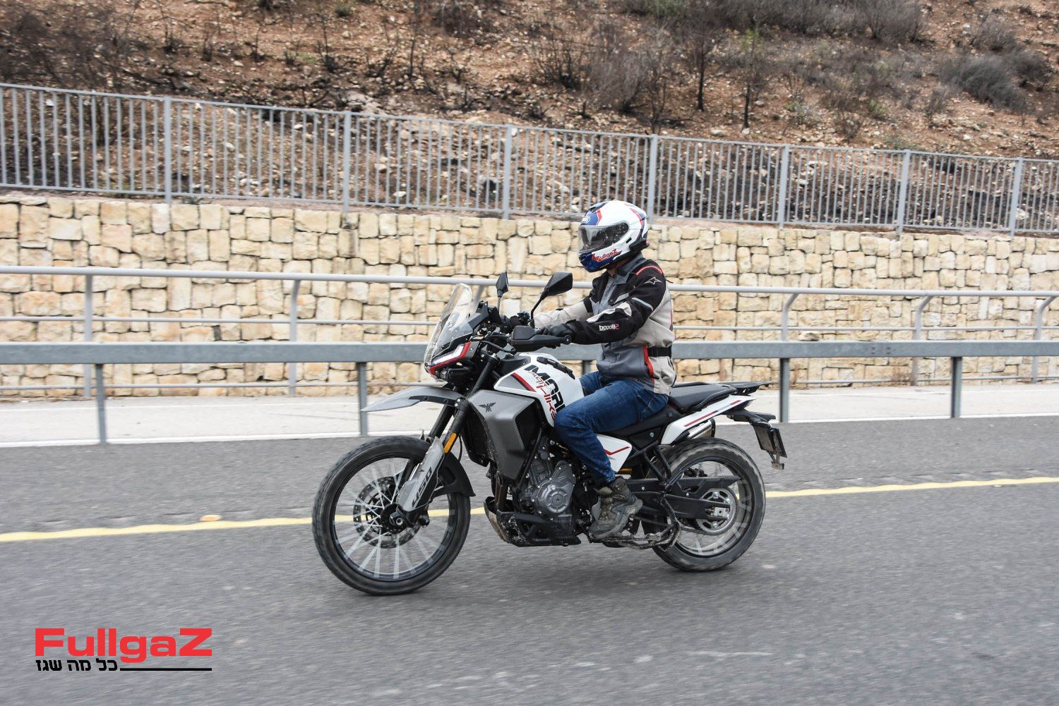 בולמים טובים, התנהגות מרשימים בכביש ובשטח