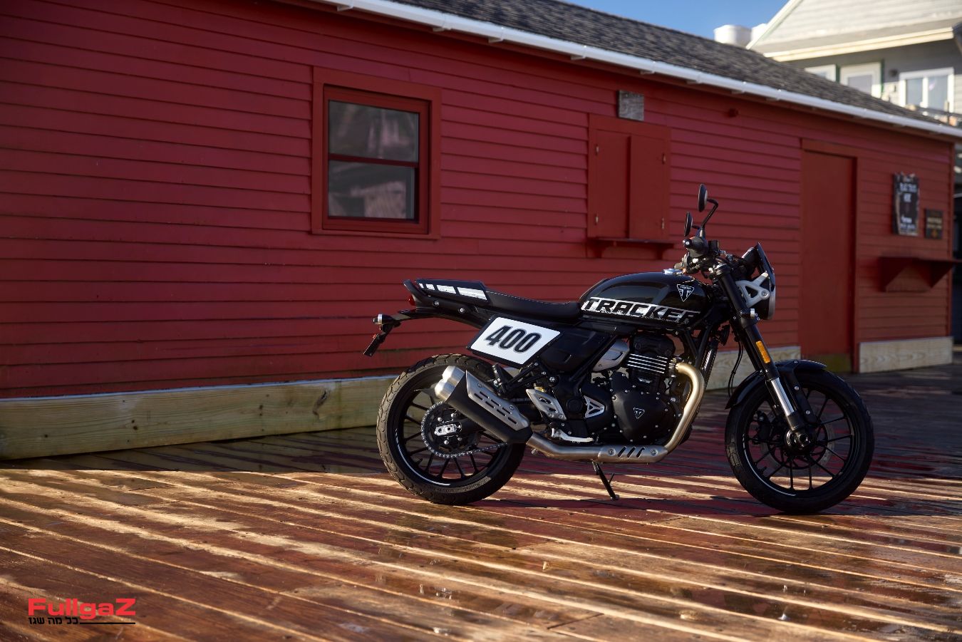 טריומף טראקר 400