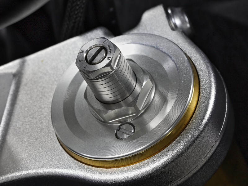 מתלי KYB מתכווננים