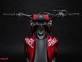 MY26_DESMO450_MX_STUDIO _23__UC775452_High