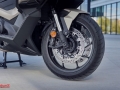 25YM Honda Forza 750