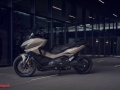 25YM Honda Forza 750