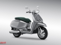 LOW_Final_22Lambretta-X300_s3_หน้า45ฝั่งท่อ-ซิลเวอร์-RGB