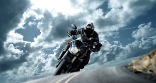 GSX-S750AL6_action