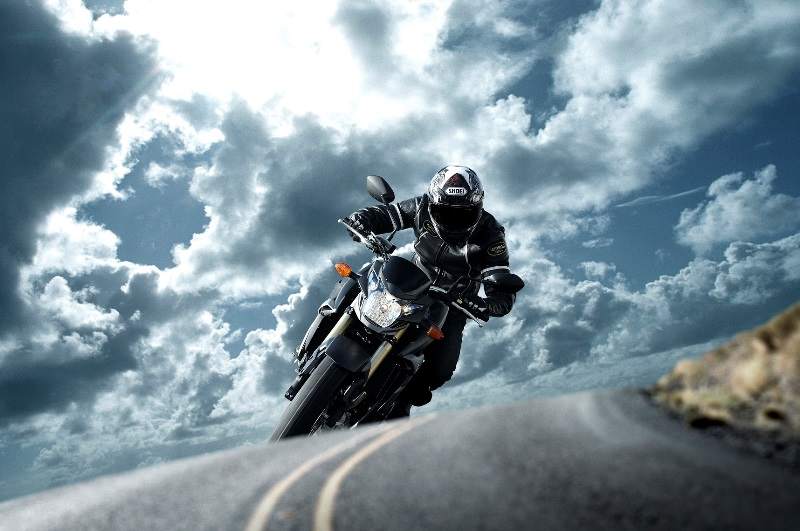 GSX-S750AL6_action