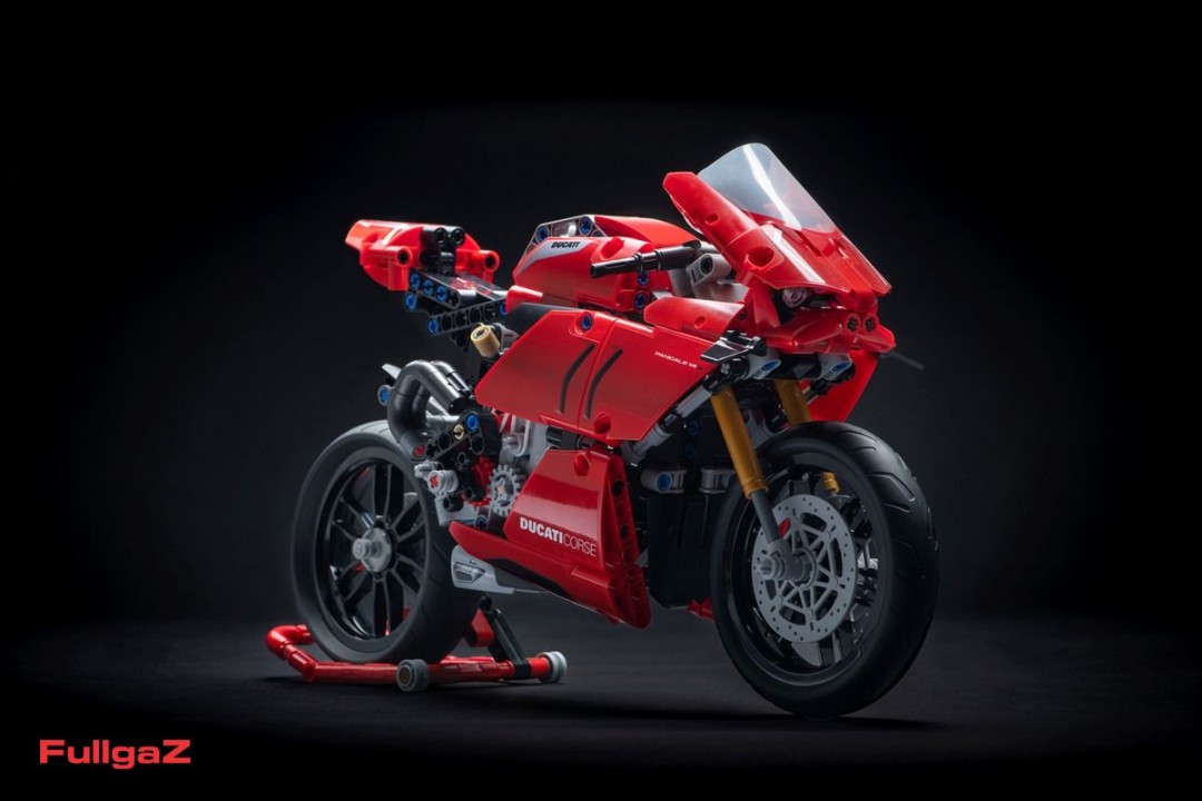 Ducati-Panigale-V4R-Lego-006