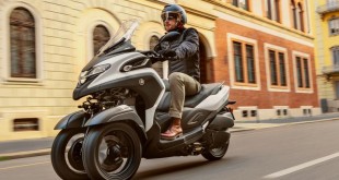 2025-Yamaha-LMW300YM-EU-Milky_White-Action-010-03