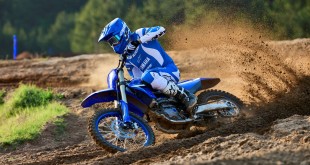 2026_YAM_YZ450F_EU_DPBSE_ACT_008_03