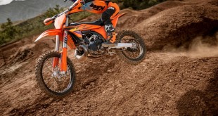 701382_MY26 KTM 300 SX PowerParts - US_Action_01_IMAGES_ACTION _ STATIC