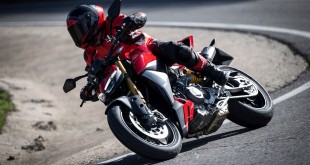 MY25_Ducati_Streetfighter_V2_S_078_UC770102_High