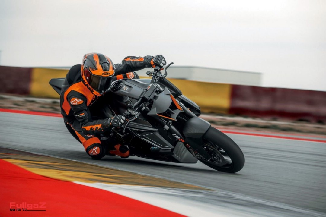 2026 KTM 1390 SUPER DUKE RR TRACK-7