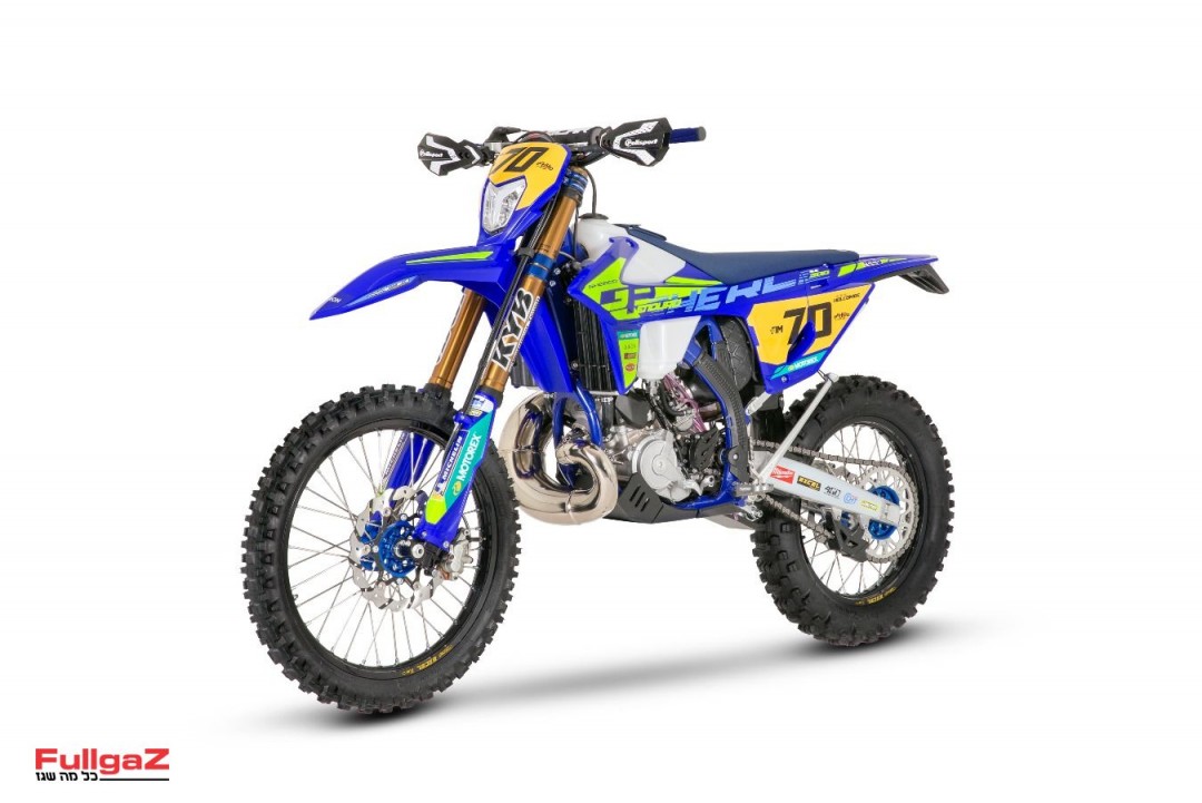 4-300-SE-holcombe-replica-3679x2456