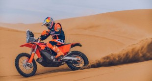 741578_MY27_KTM 450 RALLY REPLICA_ACTION_LUCIANO BENAVIDES_ACTION_LUCIANO BENAVIDES