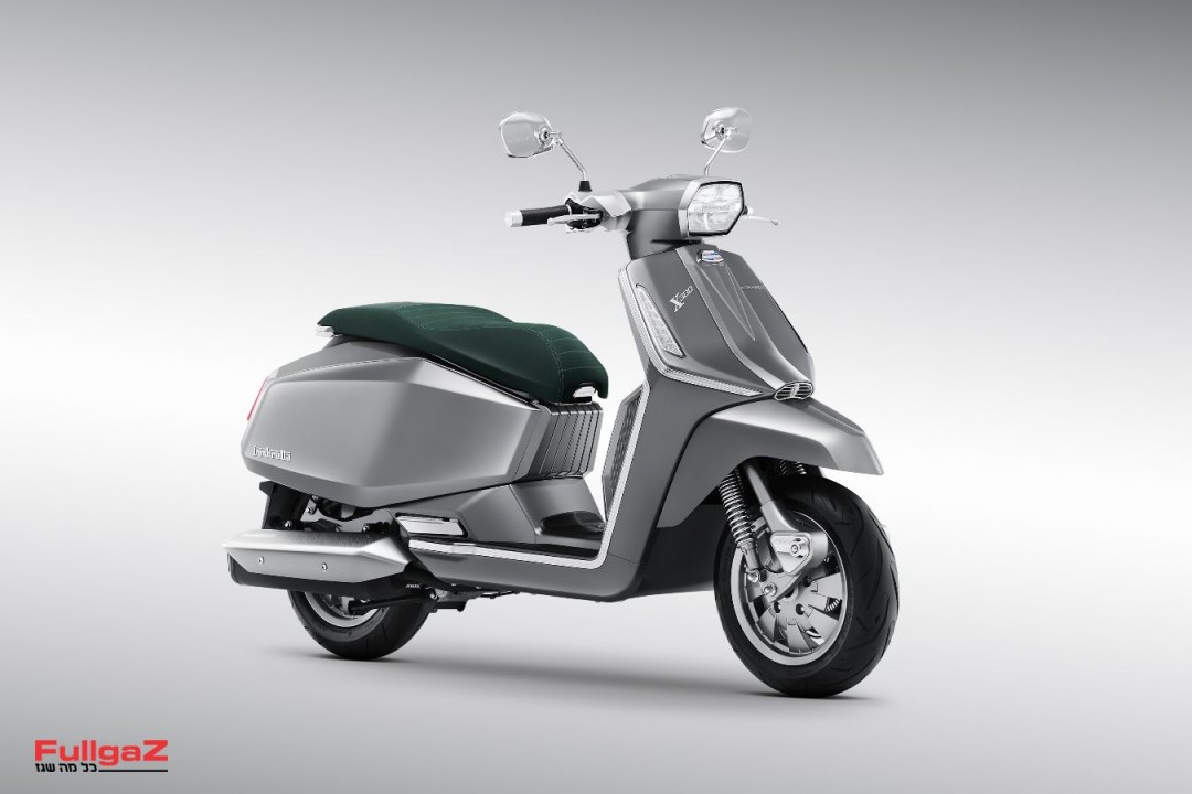 LOW_Final_22Lambretta-X300_s3_หน้า45ฝั่งท่อ-ซิลเวอร์-RGB