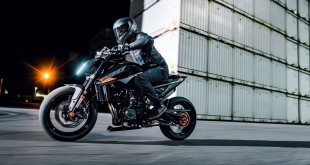 MY27 KTM 790 DUKE_1