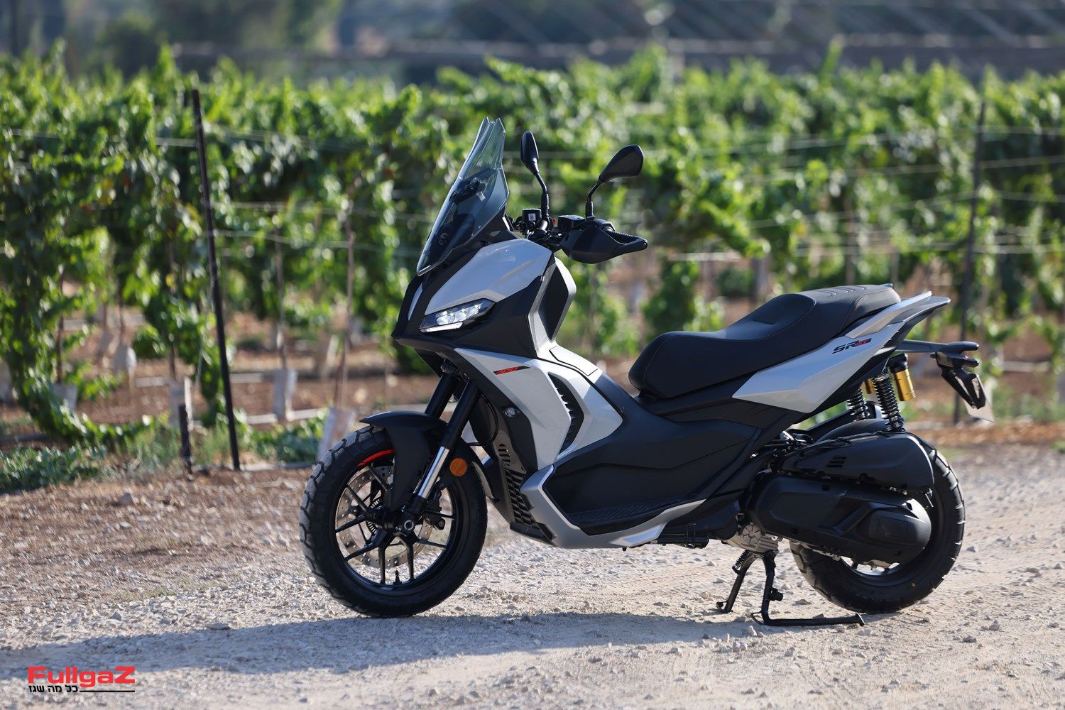 אפריליה SR GT 400