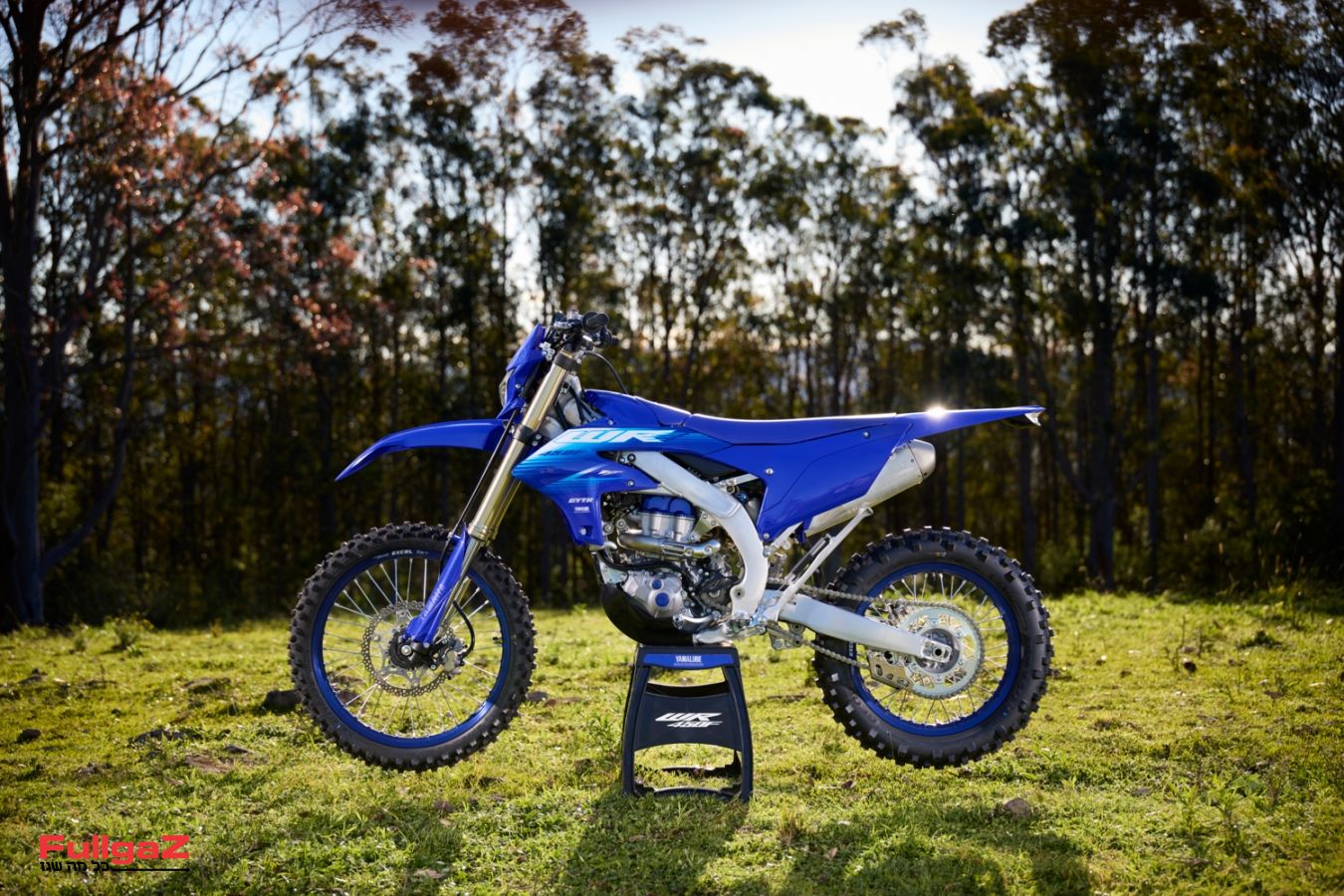 2027_YAM_WR450F_EU_DPBSE_STA_001_03_preview_maxWidth_1500_maxHeight_1500_ppi_300_quality_100