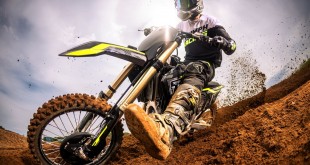 TF250X_ACTION_MY27-18